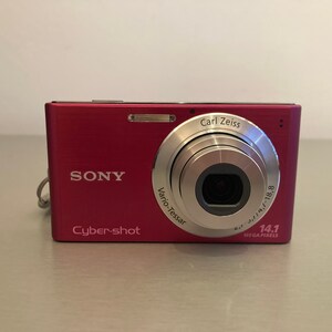 ソニー SONY Cyber-shot DSC-W320 ピンク SONY Digital Camera Pink Cyber-shot DSC-W320 14.1 MP 3.0x