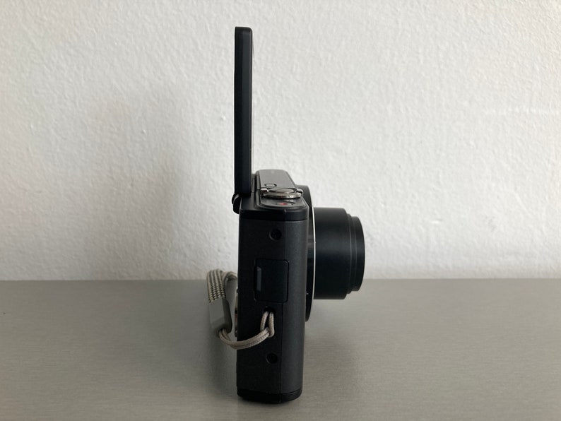 Panasonic Lumix DMC-SZ10 Black Digicam, Working Digital Camera, Vlog Camera With Flip Screen, Boxed image 3