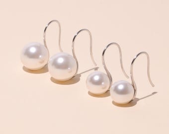 Fijne pareldruppeloorbellen met zilveren Franse oorhaakjes, minimalistisch cadeau voor vrouwen