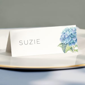 Tarjetas de nombre de lugar de hortensia azul, nombres plegados minimalistas simples, tarjeta moderna elegante
