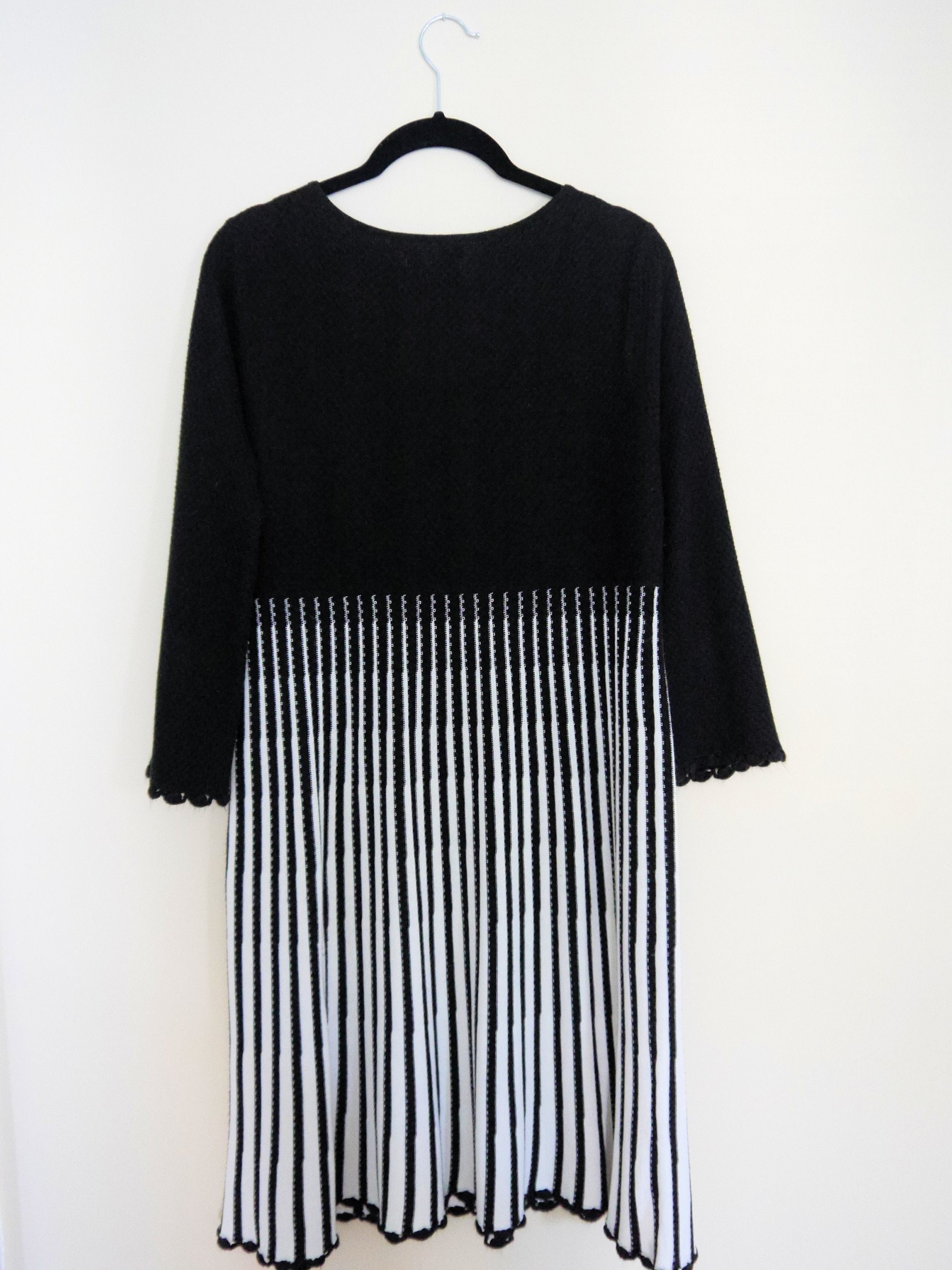 Calvin Klein Retro Mod 60's-inspired Soft Knit Black & White Striped Dress  With Bell Sleeves, Size Medium - Etsy