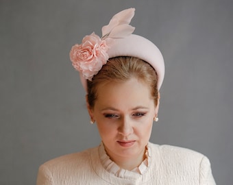 Blush pink flower fascinator hat for women, dusty rose hair piece, padded velvet headband for wedding guest, floral headpiece, halo crown