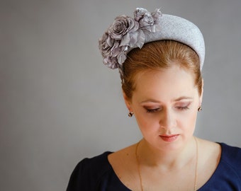 Silver fascinator hat for women, floral padded headband for wedding guest, floral head piece, silver halo headpiece Kate Middleton style