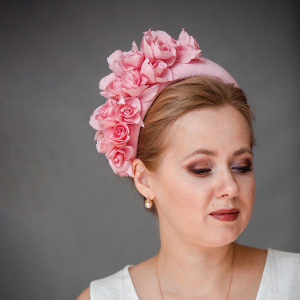 Pale pink fascinator headband for wedding guest, light pink halo headband, wedding guest hat, pink hatinator, floral head piece, halo crown