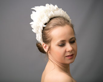 Wide bridal headband with pearls, bridal flower crown, large bridal headpiece, halo crown headband Kate Middleton style, bridal hairband.