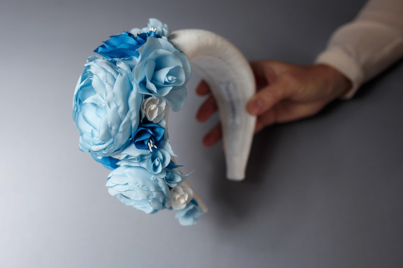 Babyblauwe fascinator hoofdbandhoed voor dames, babyblauwe bloemenkroon, bloemenkroonhoofddeksel voor bruiloft geïnspireerd door Kate Middleton afbeelding 9