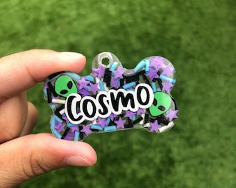 Cosmic Alien Resin Pet Tag: Aangepast botvormig hondenpasje