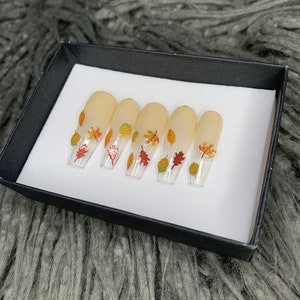 Fallend | Gelpresse auf den Nägeln | Herbst Nail Art