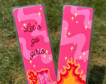 Marcapáginas laminado rosa con botas vaqueras "Vamos Chicas" - Dibujado a mano y hecho a mano