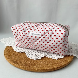 Kosmetiktasche aus Baumwolle gesteppt Herzen Kulturbeutel Schminktasche Make Up Tasche Geschenkidee