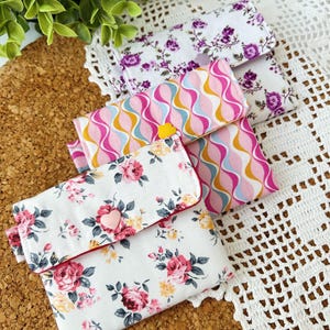 Genähte Baumwollbrieftasche | kleine Geldbörse | Geldtasche | Kartenhalter | Geschenkidee für Sie | Portmonee mit Blumenmuster