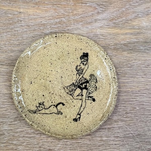Pin-up Girl Ring Dish (small)
