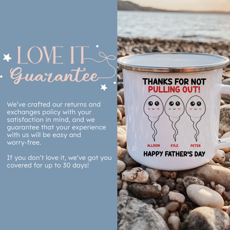 Op de afbeelding: Witte emaille mok met een zwarte rand. De mok heeft een zaadcelontwerp met de tekst "THANKS FOR NOT PULLING OUT!" en "HAPPY FATHER'S DAY". De namen Allison, Kyle en Peter staan eronder.