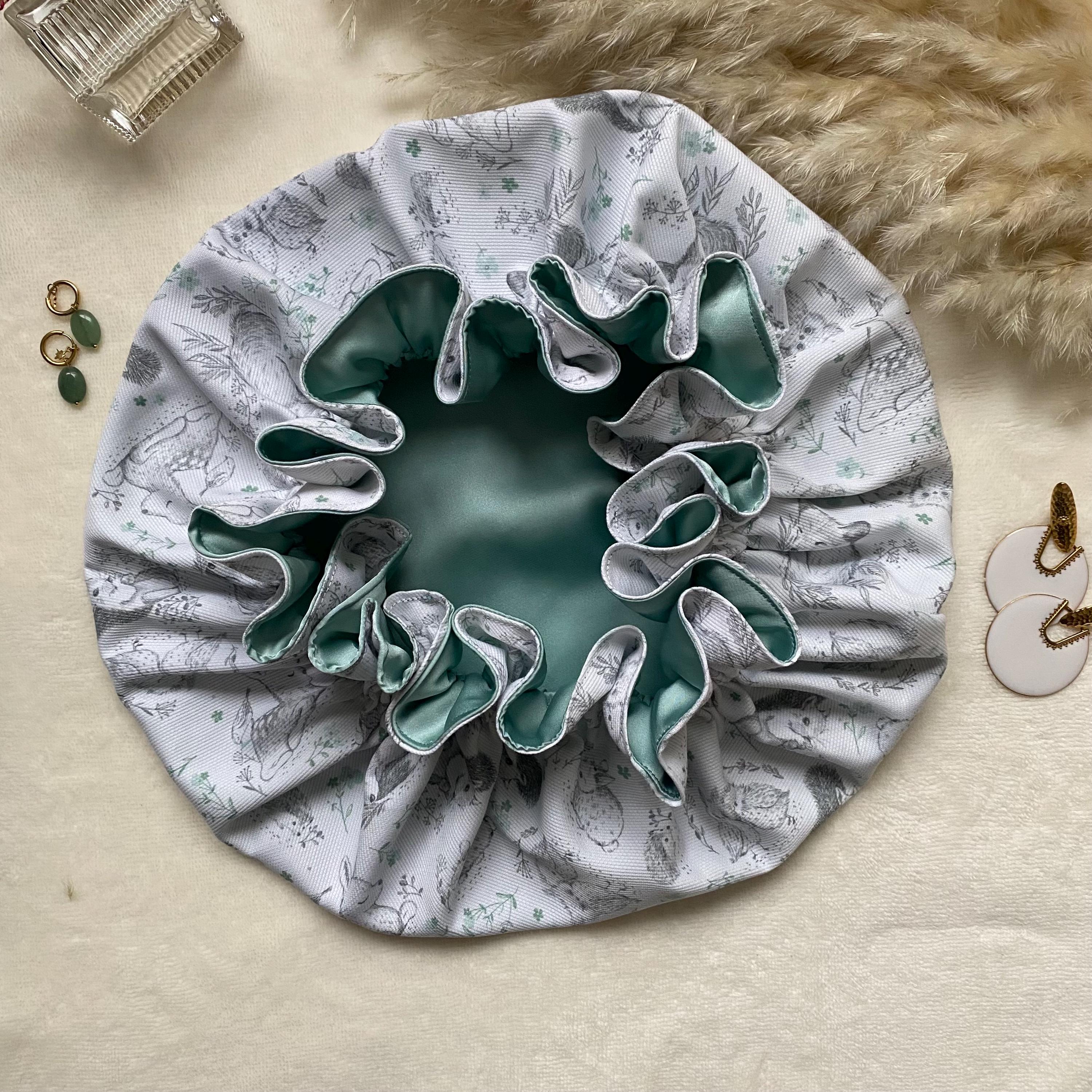 Floral Hair Care Cap, Elegant White Floral Design in Ultra-Soft Satin and Cotton, Ideal for Maintaining Hydration, All Hair Types