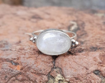 Mondstein Ring, Frauen Ring, Edelstein Ring, 925 Silber Ring, Boho Ring, Handgemachter Ring, Blue Fire Ring, Weihnachtsgeschenk, natürlicher Mondstein