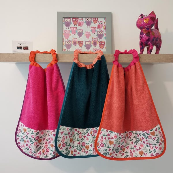 Elasticated nursery towel / Nursery bib / Canteen towel / Flower and fox theme