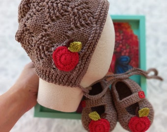 Apples // Baby socks and bonnet set - Baby shoes Crochet baby hat Newborn baby gifts