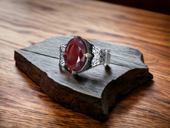 Anillo de hombre de piedra roja ovalada anillo de hombre Zircon