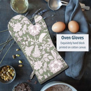 Hand block print oven gloves Floral oven glove Organic cotton canvas oven gloves Pot holder matching tea towels, apron available