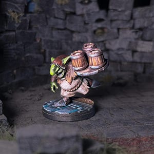 Goblin Waiter Painted Miniature Dungeons and Dragons DnD RPG Mini Tabletop Pathfinder 5e Pathfinder Painter | Lizielim