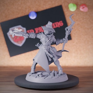 Witch Hunter Ranger Miniature Mini Dungeons and Dragons Mini RPG Tabletop Miniature DnD Painting Pathfinder 5e DnD | AG