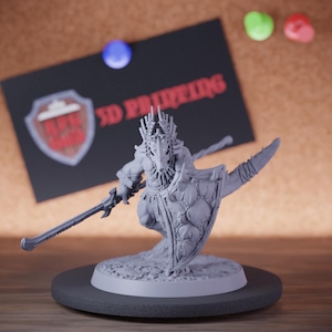 Elite Lizardman Miniature Spear Walk Mini Dungeons and Dragons Mini RPG Tabletop Miniature DnD Painting Pathfinder 5e DnD | Lop