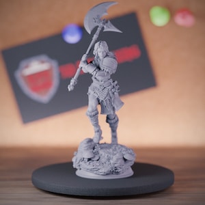 Female Barbarian Miniature Warrior Fighter Mini Dungeons and Dragons Mini RPG Tabletop Miniature DnD Painting Pathfinder 5e DnD | DmS