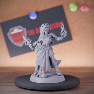 Miniatura de hechicera elfa femenina, DnD, maga elfa, Dungeons and Dragons, minijuego de rol, miniatura de mesa, DnD, pintura, Pathfinder 5e, DnD/AG