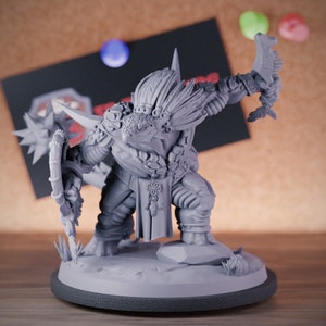 Lizardfolk Chieftan Miniature Monster Lizardmen Dungeons and Dragons Mini RPG Tabletop Miniature DnD Painting Pathfinder 5e DnD | CnP