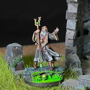 Evil Wizard Painted Miniature Dungeons and Dragons DnD RPG Mini Tabletop Pathfinder 5e Pathfinder Painter | Lizielim