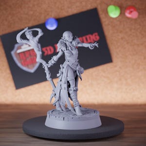 Female Warlock Miniature Moon Druid Dungeons and Dragons Mini RPG Tabletop Miniature DnD Painting Pathfinder 5e DnD | CnP