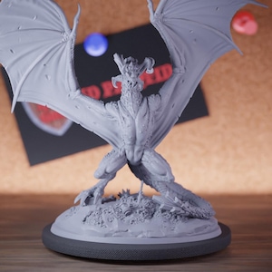 Metallic Dragon Boss Miniature Giant Monster Dungeons and Dragons Mini RPG Tabletop Miniature DnD Painting Pathfinder 5e DnD | Cnp
