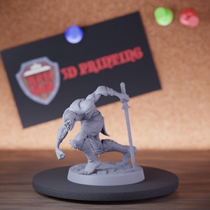 Ghoul Undead Zombie Miniature Assasin Sneaking Mini Dungeons and Dragons Mini RPG Tabletop Miniature DnD Painting Pathfinder 5e DnD | Lop