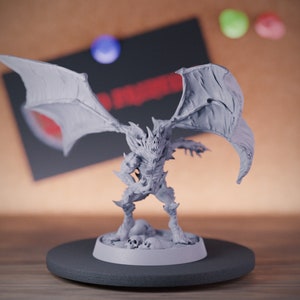 Vampire Monster Miniature Curse of Strahd Dungeons and Dragons Mini RPG Tabletop Miniature DnD Painting Pathfinder 5e DnD | DB