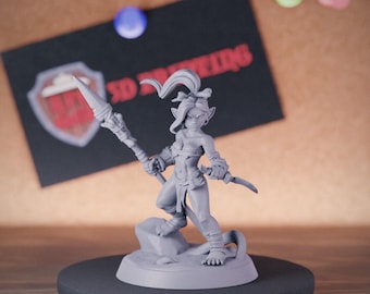 Goblin Female Fighter Miniature Dungeons and Dragons Mini RPG Tabletop Miniature DnD Painting Pathfinder 5e DnD | GM