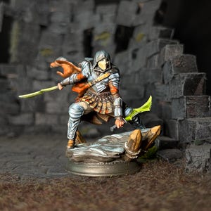 Rouge Painted Miniature Dungeons and Dragons DnD RPG Mini Tabletop Pathfinder 5e Pathfinder Painter | Lizielim
