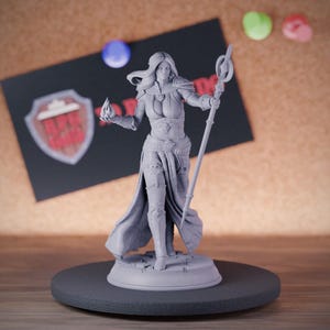 Halbriesige Zauberin (Miniatur) | 28–75 mm | 3D-gedruckte Resin-Miniatur für D&D Pathfinder | DMS