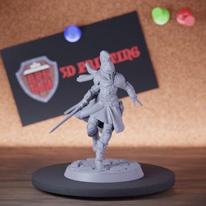 Female Knight Fighter Miniature Armored Longsword Mini Dungeons and Dragons Mini RPG Tabletop Miniature DnD Painting Pathfinder 5e DnD | GM