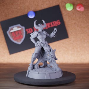 Vrouwelijke Warchief miniatuur gepantserde krijger Mini Dungeons and Dragons RPG tafelblad miniatuur DnD schilderij Pathfinder 5e DnD | CnP
