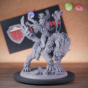 Reina Orca Miniatura Orca Femenina Mini Dungeons and Dragons Mini RPG Miniatura de Mesa DnD Pintura Pathfinder 5e DnD / AG