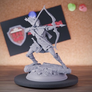 Female Elf Hunter Miniature Forest Ranger Mini Dungeons and Dragons Mini RPG Tabletop Miniature DnD Painting Pathfinder 5e DnD | DmS