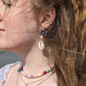 Shell hoop earrings with freshwater pearl | Seaside Hoop Earrings | Shell earrings | Cowrie shell earrings