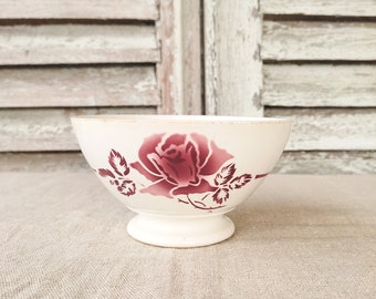 Bol vintage Digoin, motifs roses bordeaux, maison de campagne, cottage français, cuisine vintage française.