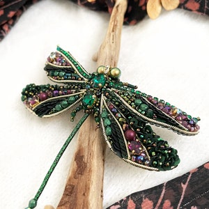 Green brooch pin, Dragonfly pin, Beaded beetle brooch, Insect brooch, Luxury brooch pin, Dragonfly, Unique brooche, Green bug pin, Bug3D