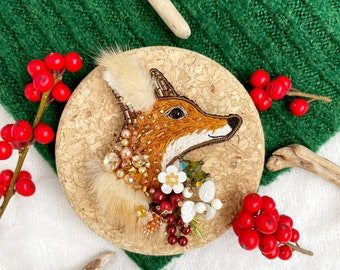 Fox brooch, Orange brooch, Beaded jewelry, Animal jewelry, Embroidery jewelry, Fox related gift, Handmade brooch