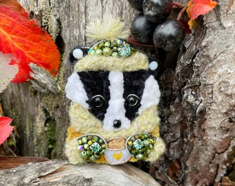 Beaded brooch, Handmade brooch, Animal brooch, Beautiful brooch, Embroidered brooch badger, Winter brooch, Brooch badger, pin badger