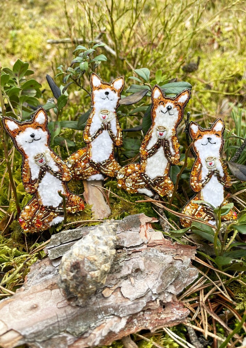 Fox brooch, Fox pin, Embroidered fox, Beaded brooch, Beaded fox, Gift for fox lovers, Handmade brooch, Beaded jewelry image 1