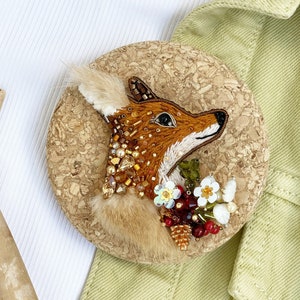 Fox brooch, Orange brooch, Beaded jewelry, Animal jewelry, Embroidery jewelry, Fox related gift, Handmade brooch image 2
