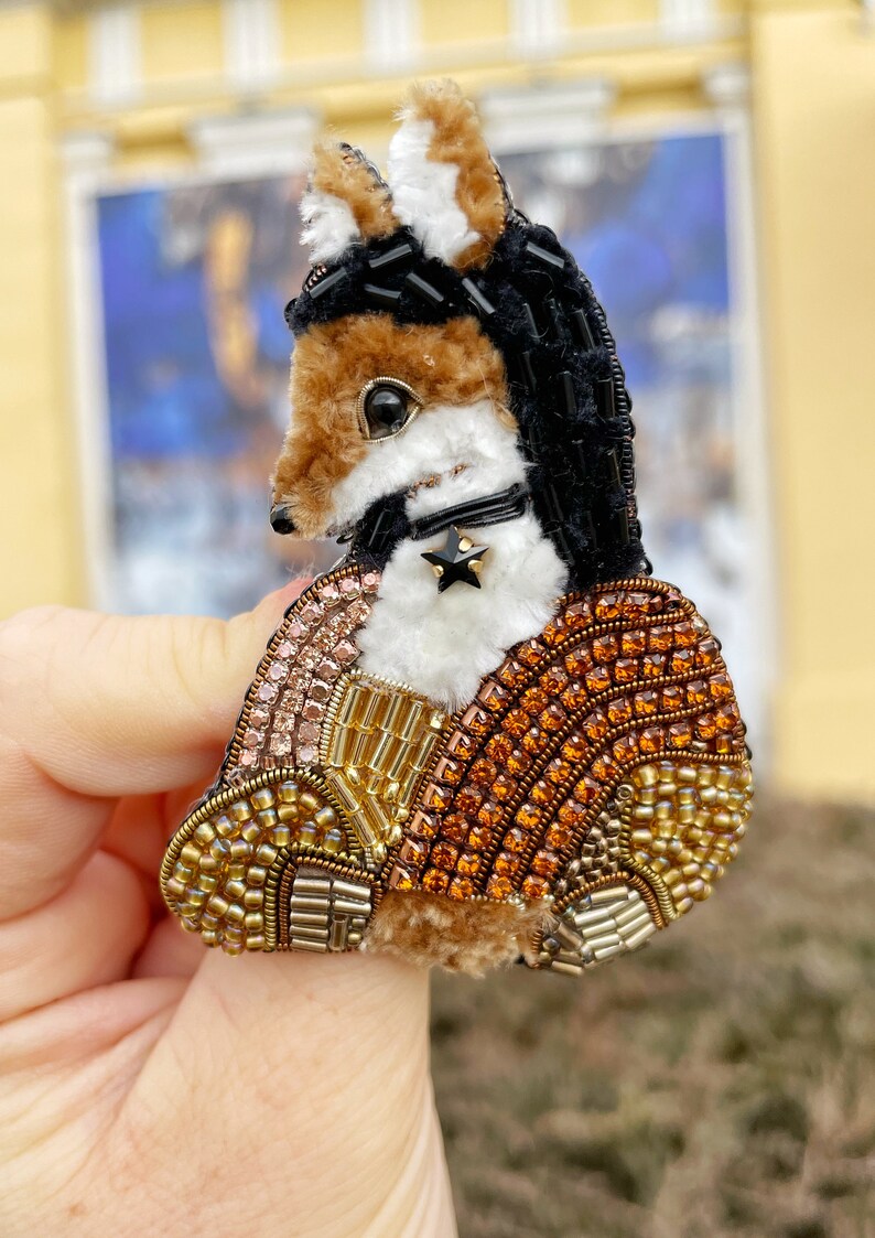 Brooch Mona Lisa, Bead embroidery jewelry, Animal jewelery, Brooch with pearl, Cute fox gift, Fox pin, Fox brooch, Cute brooch image 2