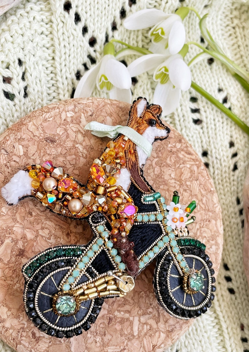 Fox brooch pin, Bike pin, fox pin, Beaded pin, Animal brooch, Bulk brooch, Beaded embroidery, Unique fox gift, Fox on bicycle brooch image 6
